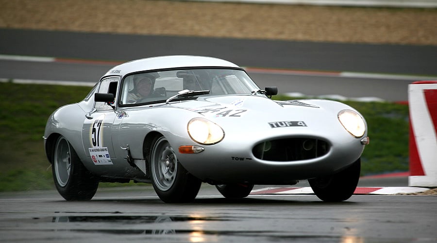 Jaguar E-Type feiert 50. Geburtstag am Nürburgring 