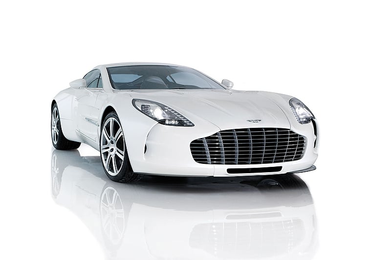 Aston Martin One-77 zu Besuch bei Aston Martin Düsseldorf