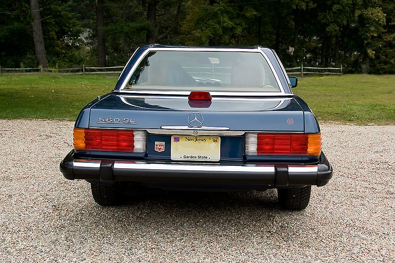 Mercedes-Benz 560 SL