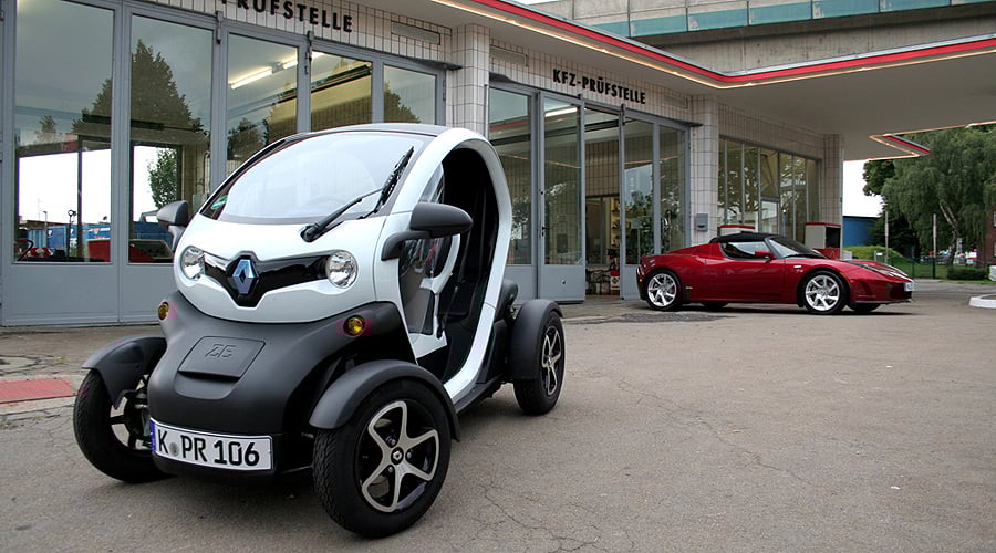 Tesla Roadster Sport und Renault Twizy: Ikonen der Automobilära 2.0