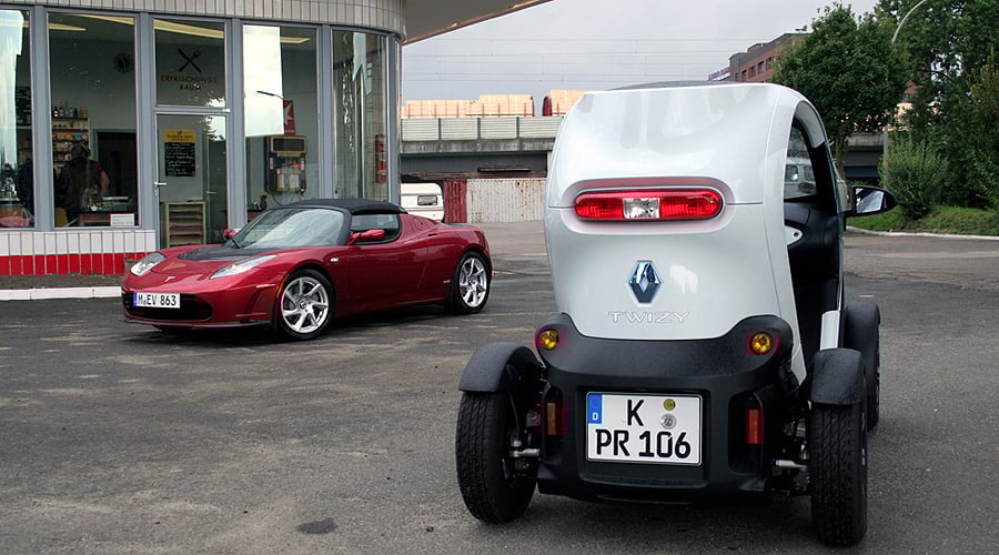 Tesla Roadster Sport und Renault Twizy: Ikonen der Automobilära 2.0
