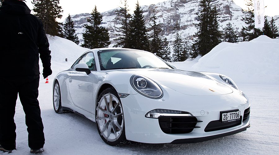 Porsche 911 Carrera 4S: Großes Schneegestöber!