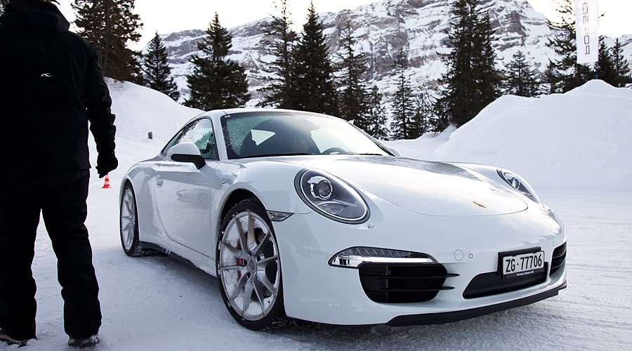 Porsche 911 Carrera 4S: Snowed under