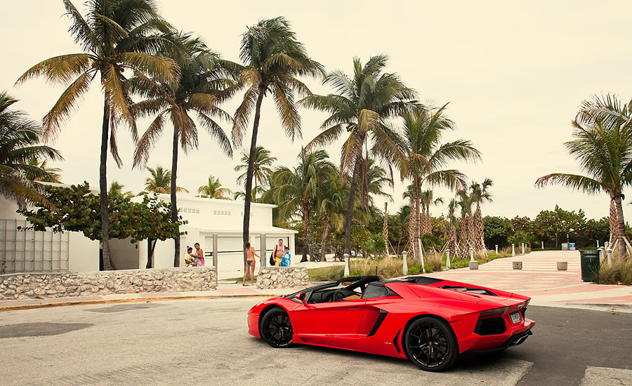 Lamborghini Aventador Roadster: The Heat is on!