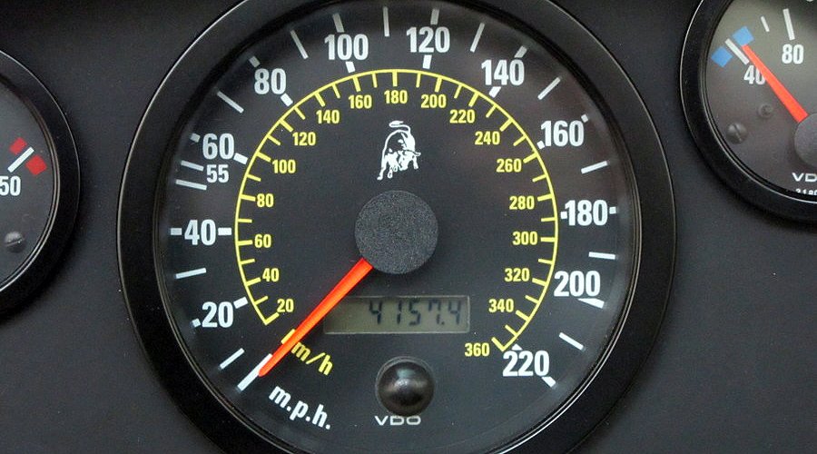 Lamborghini Diablo VT Roadster: The Devil goes Strada
