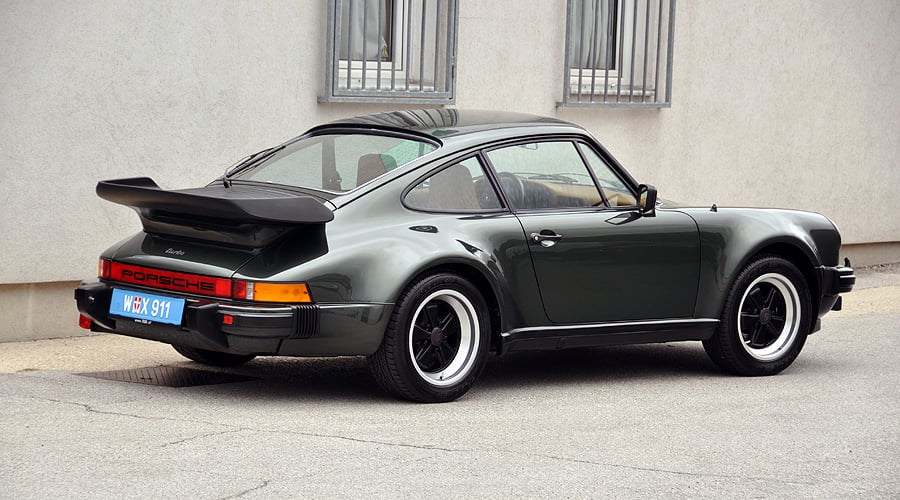 Porsche 911 Turbo 3.3: The sleeping cyclone