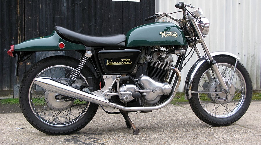 入荷now 安全 Norton Classic | Conquer and Command Fastback: 750 Commando オートバイ