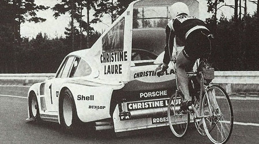 Auf Weltrekordfahrt im Windschatten des Porsche 935