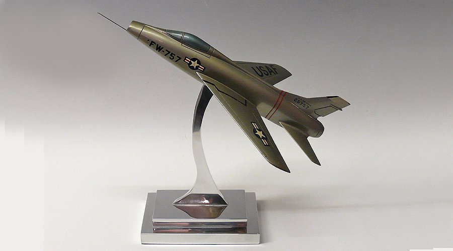 Classic Life Selected: F-100 Super Sabre model