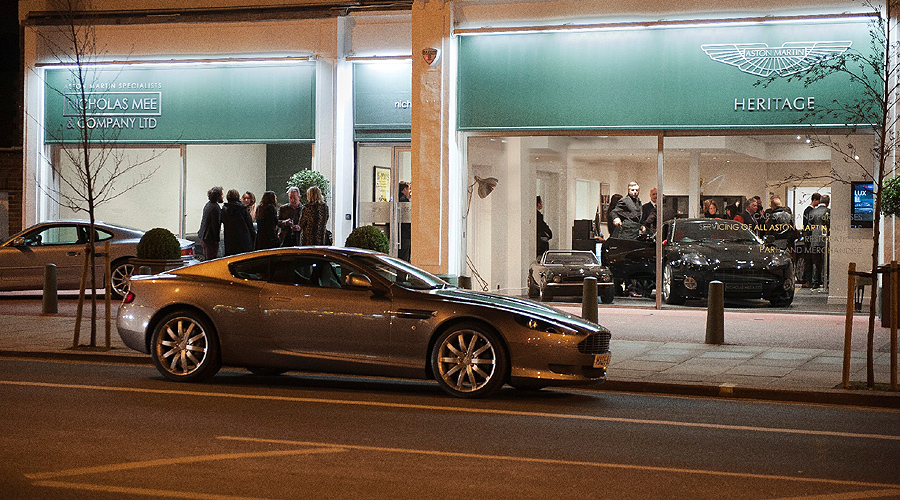 Großbritanniens erster Aston Martin Heritage Showroom eröffnet in West London