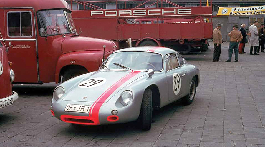 The Gentleman's Library: Racing Transporters at Work