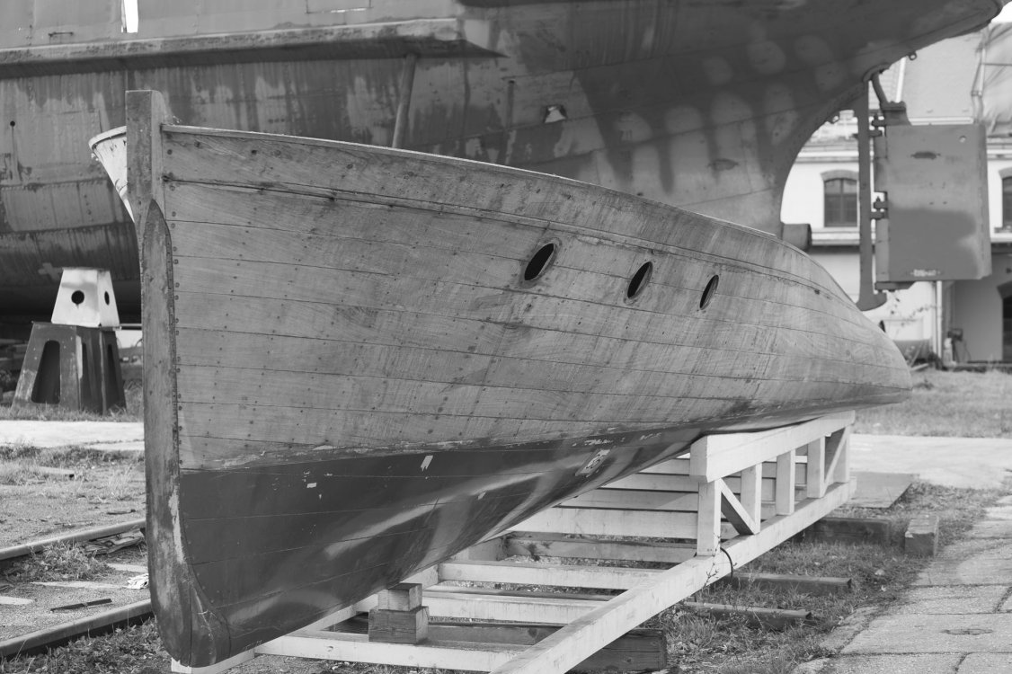 A nautical barn-find: The yard of the forgotten wood-boats 