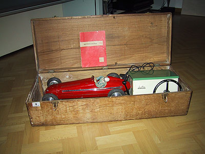 Maserati Tipo 8CLT: Seltenes Blechmodell
