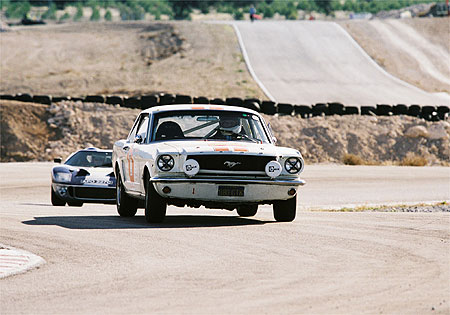 Ford GT40 of Bellm/Lanzante wins in Spain 2002