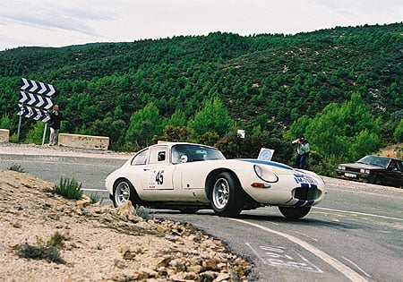 Ford GT40 of Bellm/Lanzante wins in Spain 2002