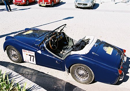 Ford GT40 of Bellm/Lanzante wins in Spain 2002