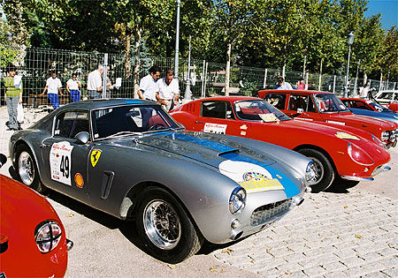 Ford GT40 of Bellm/Lanzante wins in Spain 2002