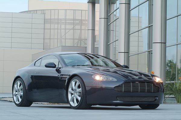 Aston Martin AMV8 Vantage: Neue exklusive Fotoaufnahmen