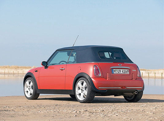 Mini Cabriolet auf dem Genfer Automobilsalon 2004