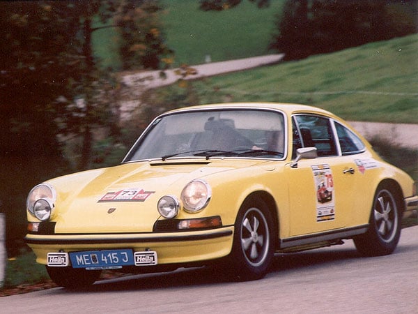 Ferrari Dino 246 GT vs. Porsche 911 S