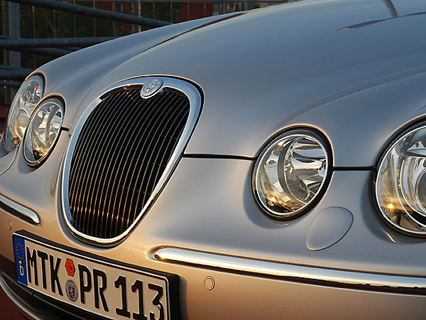 Jaguar S-Type: Neu mit starkem 2,7-Liter-V6-Diesel