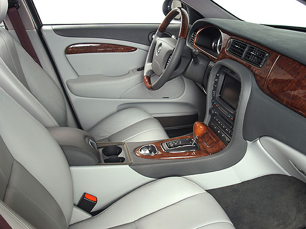 Jaguar S-Type: Neu mit starkem 2,7-Liter-V6-Diesel