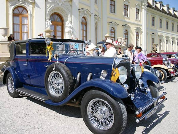 Automobile Nostalgie im Schlosspark hat Zukunft