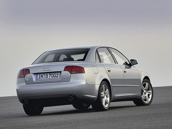Audi A4 und S4 im neuen Marken-Outfit