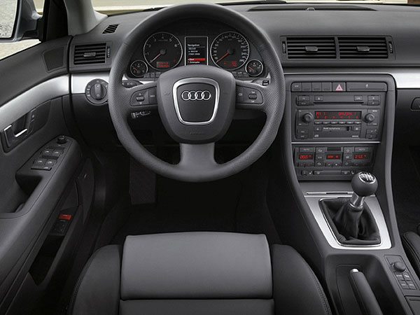 Audi A4 und S4 im neuen Marken-Outfit
