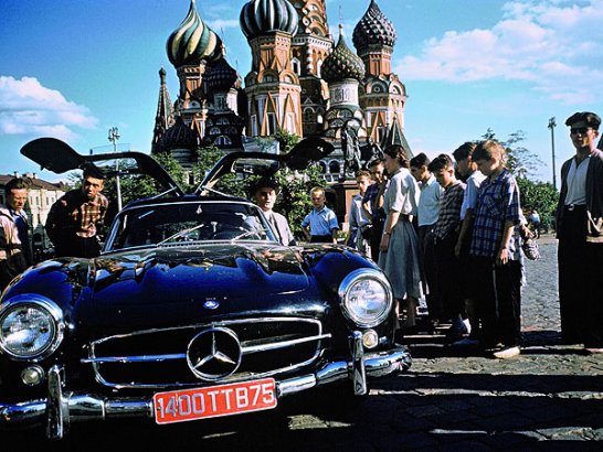 Mercedes-Benz Museum: "Adventures of a Gullwing"