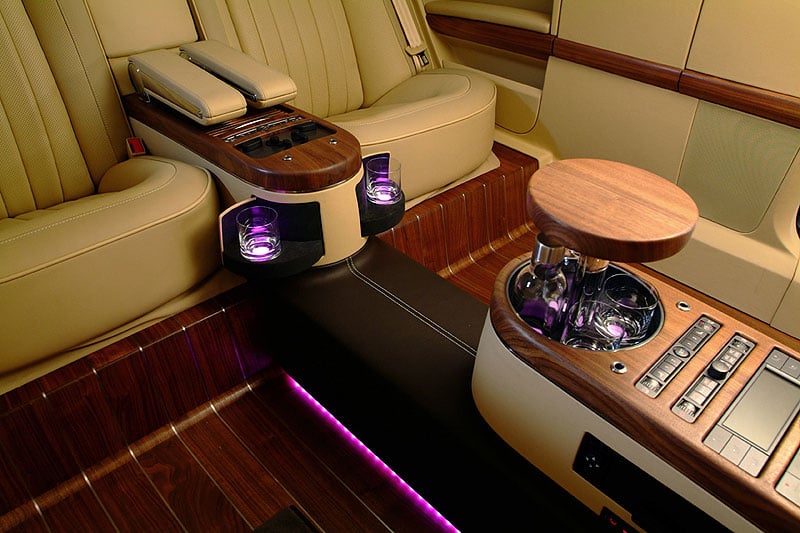VW Phaeton Lounge in Dubai