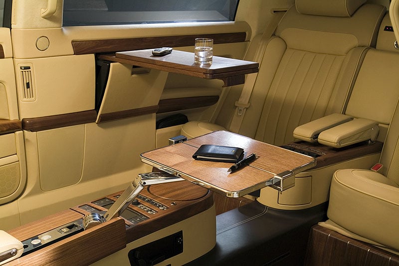 VW Phaeton Lounge in Dubai