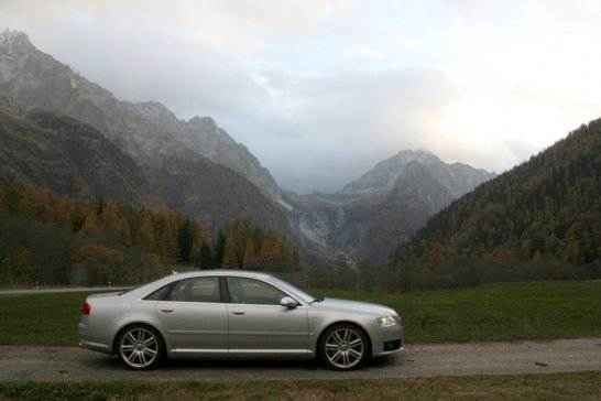 Audi S8 (1)