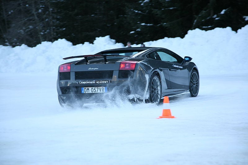 Lamborghini Winter-Academy: Lektion „Dynamik“