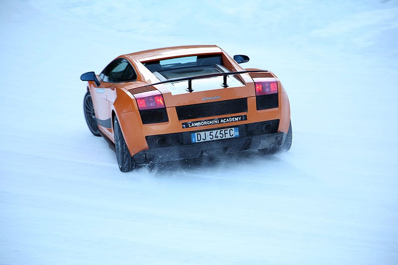 Lamborghini Winter-Academy: Lektion „Dynamik“