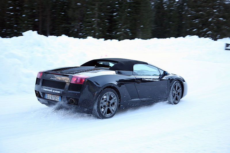 Lamborghini Winter-Academy: Lektion „Dynamik“