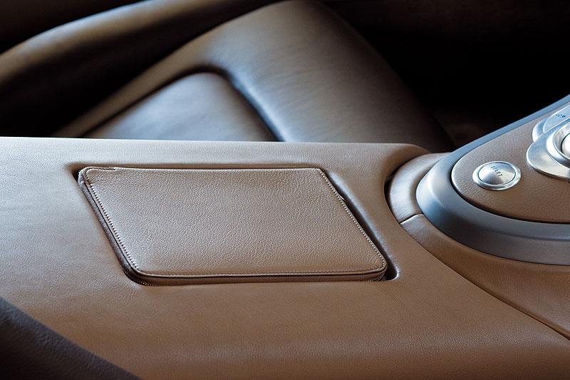 Dream Machine: Bugatti Veyron Fbg by Hermès 