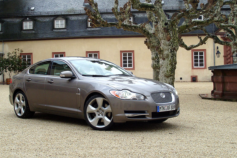 Jaguar XF SV8