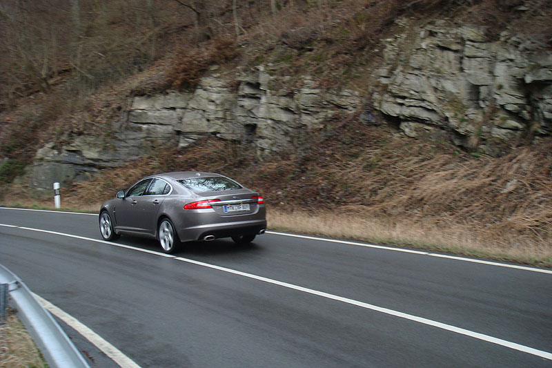 Jaguar XF SV8