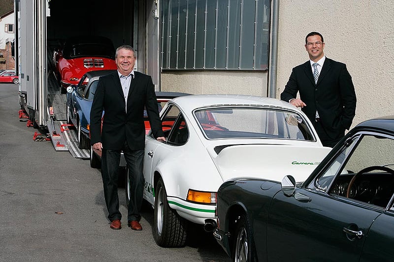 Einlauf der Legenden ins neue Porsche-Museum