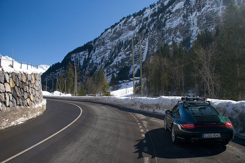 Porsche 911 Carrera 4 Wintersport (2)