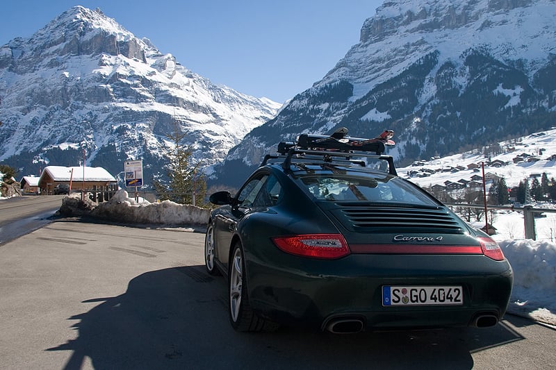 Porsche 911 Carrera 4 Wintersport (1)