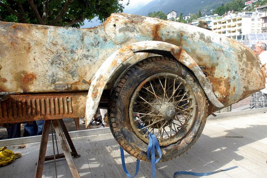Bugatti Brescia aus dem Lago Maggiore geborgen