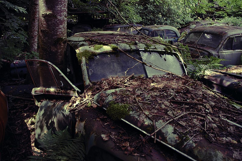 Oldtimer Galerie Toffen versteigert Schweizer Autofriedhof