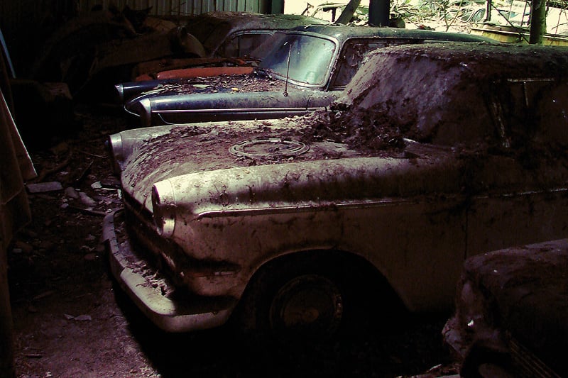 Oldtimer Galerie Toffen versteigert Schweizer Autofriedhof