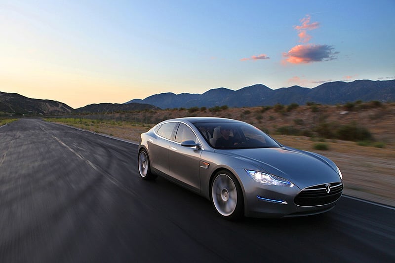 Tesla Model S & Roadster Sport: Neue Bilder
