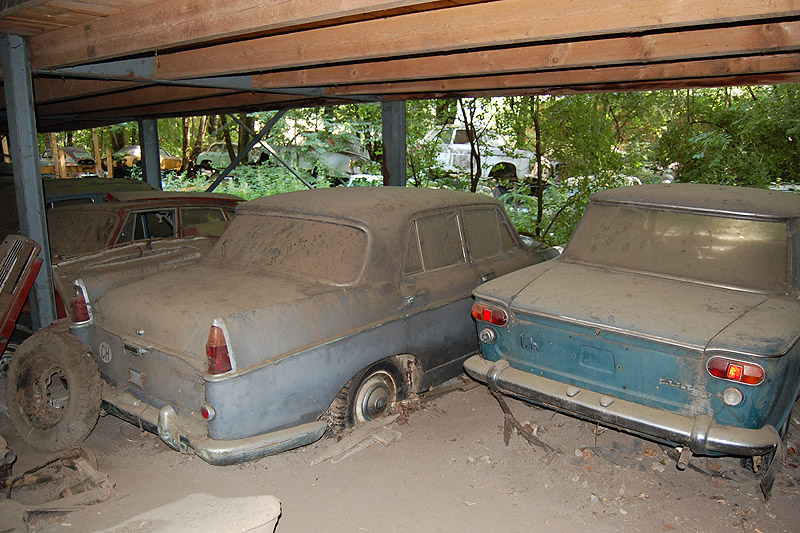 Oldtimer Galerie Toffen versteigert Schweizer Autofriedhof