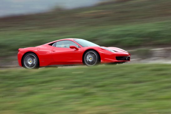 Ferrari 458 Italia: Beschleunigte Beschleunigung