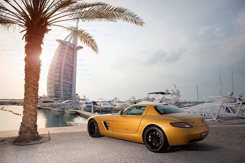 Dubai Motor Show: Mercedes zeigt goldenen SLS