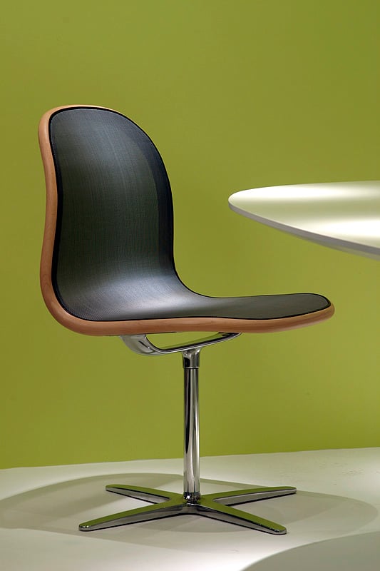Thonet A660 von James Irvine: Eine Frage des Stuhls
